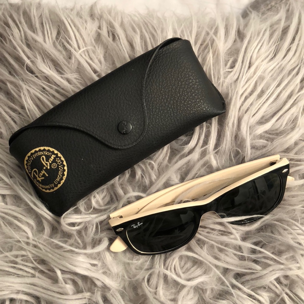 RAY-BAN Wayfarer Sunglasses